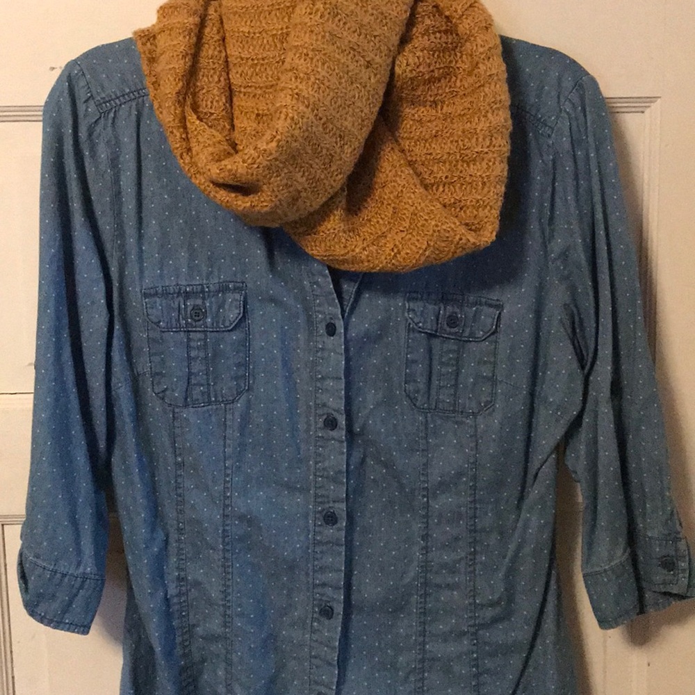Fitted denim shirt